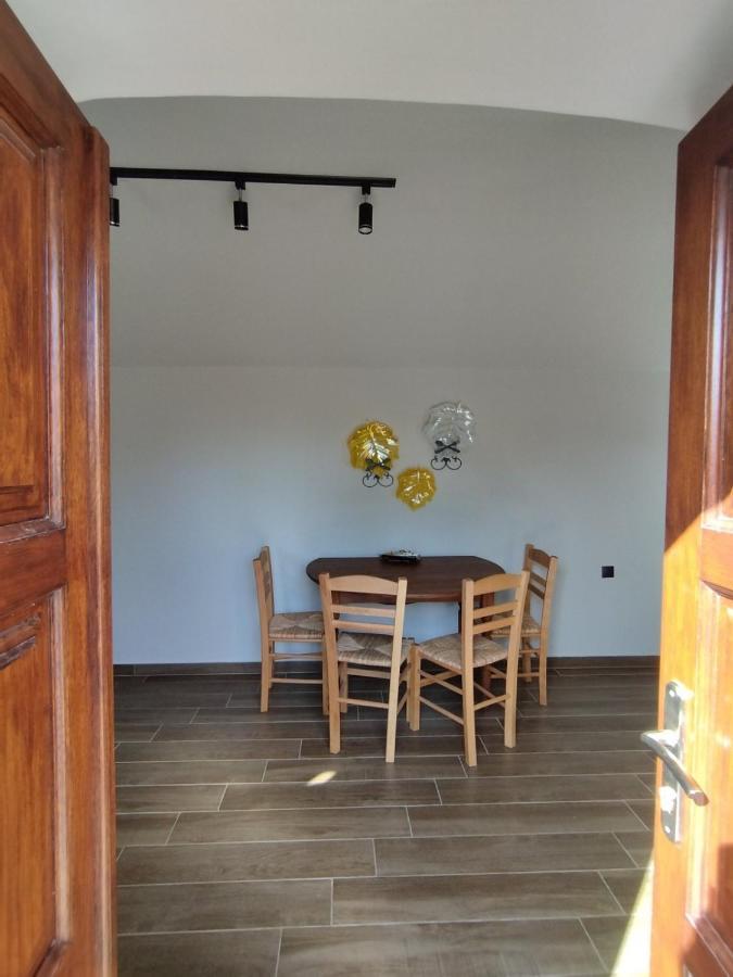 Althea Apartments 3 Chalki Town ภายนอก รูปภาพ